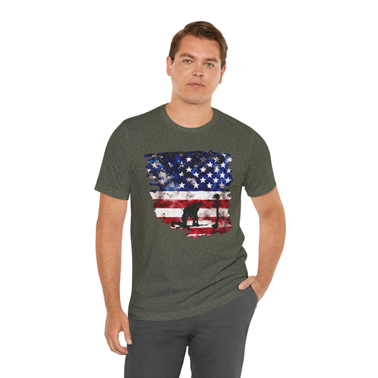 Kneeling Soldier with Flag Memorial Day Tee